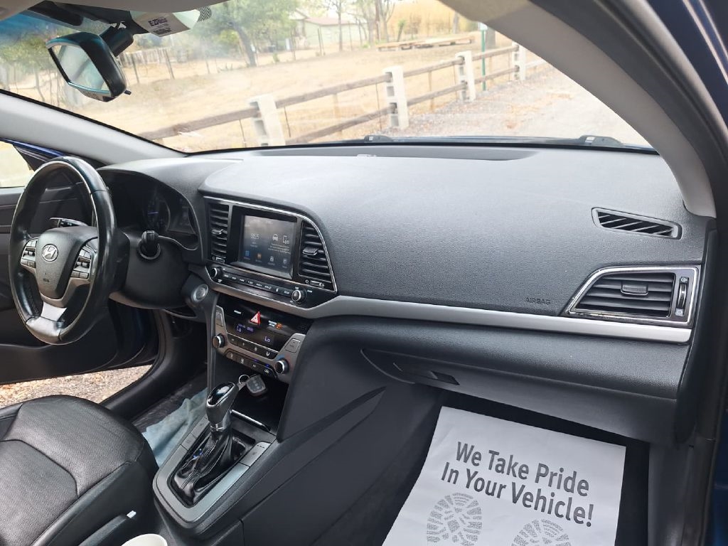 Hyundai Elantra  2017