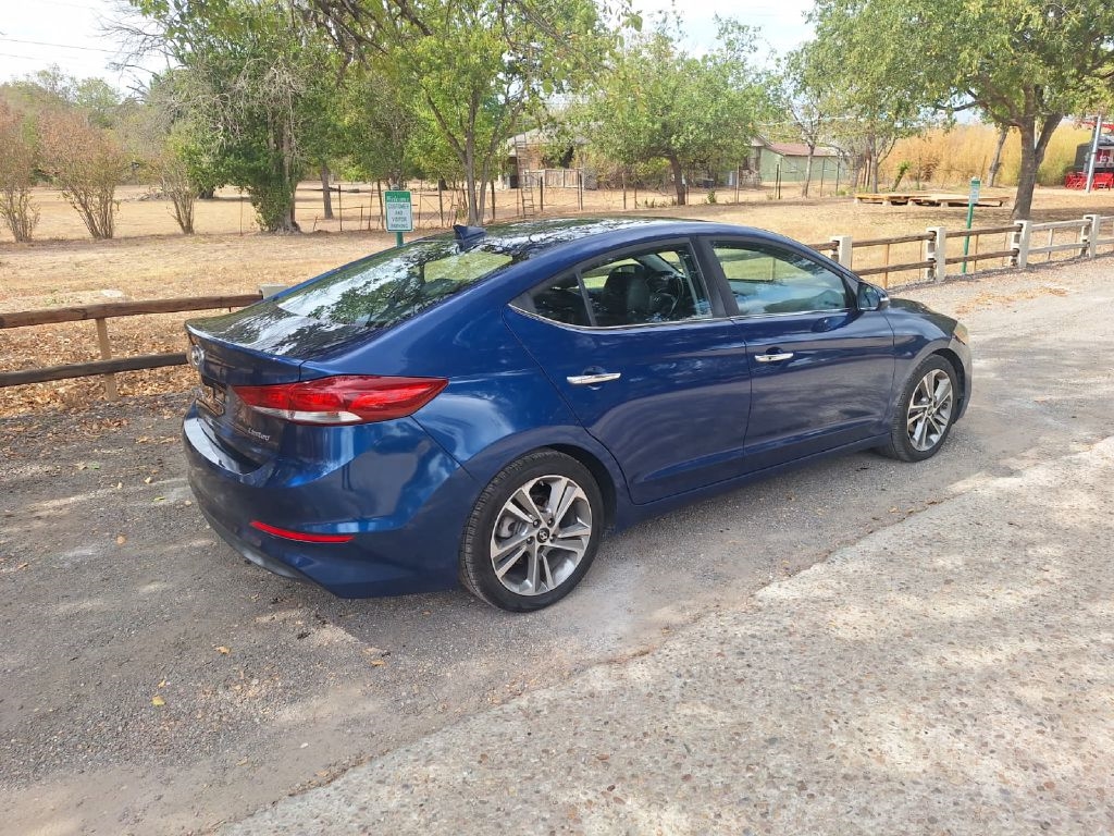 Hyundai Elantra  2017
