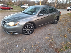 2013 Chrysler 200 