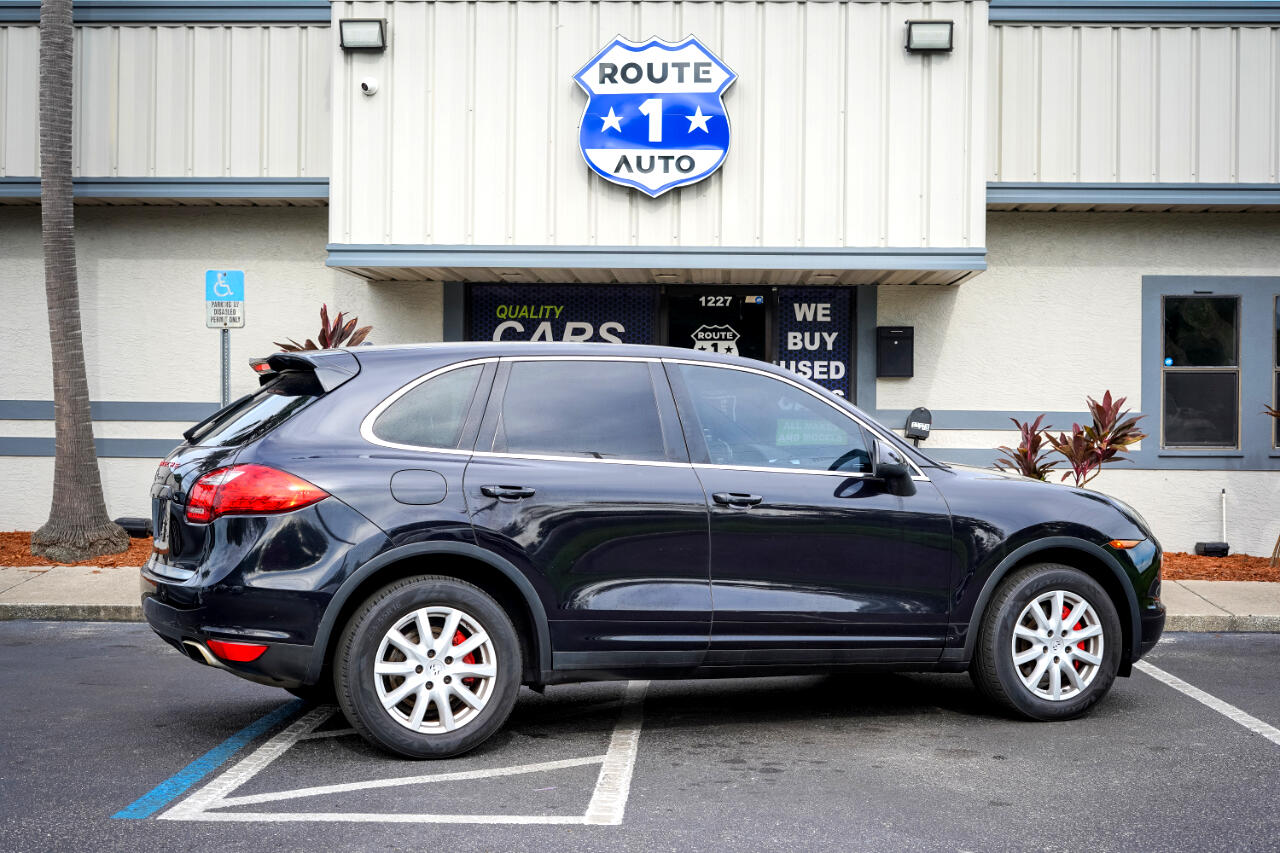 Porsche Cayenne Base 2011