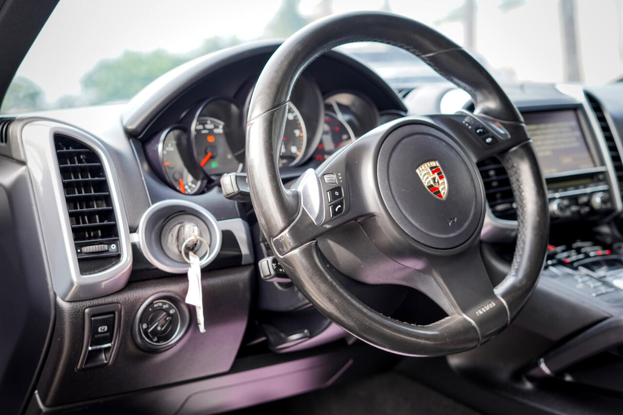 Porsche Cayenne Base 2011