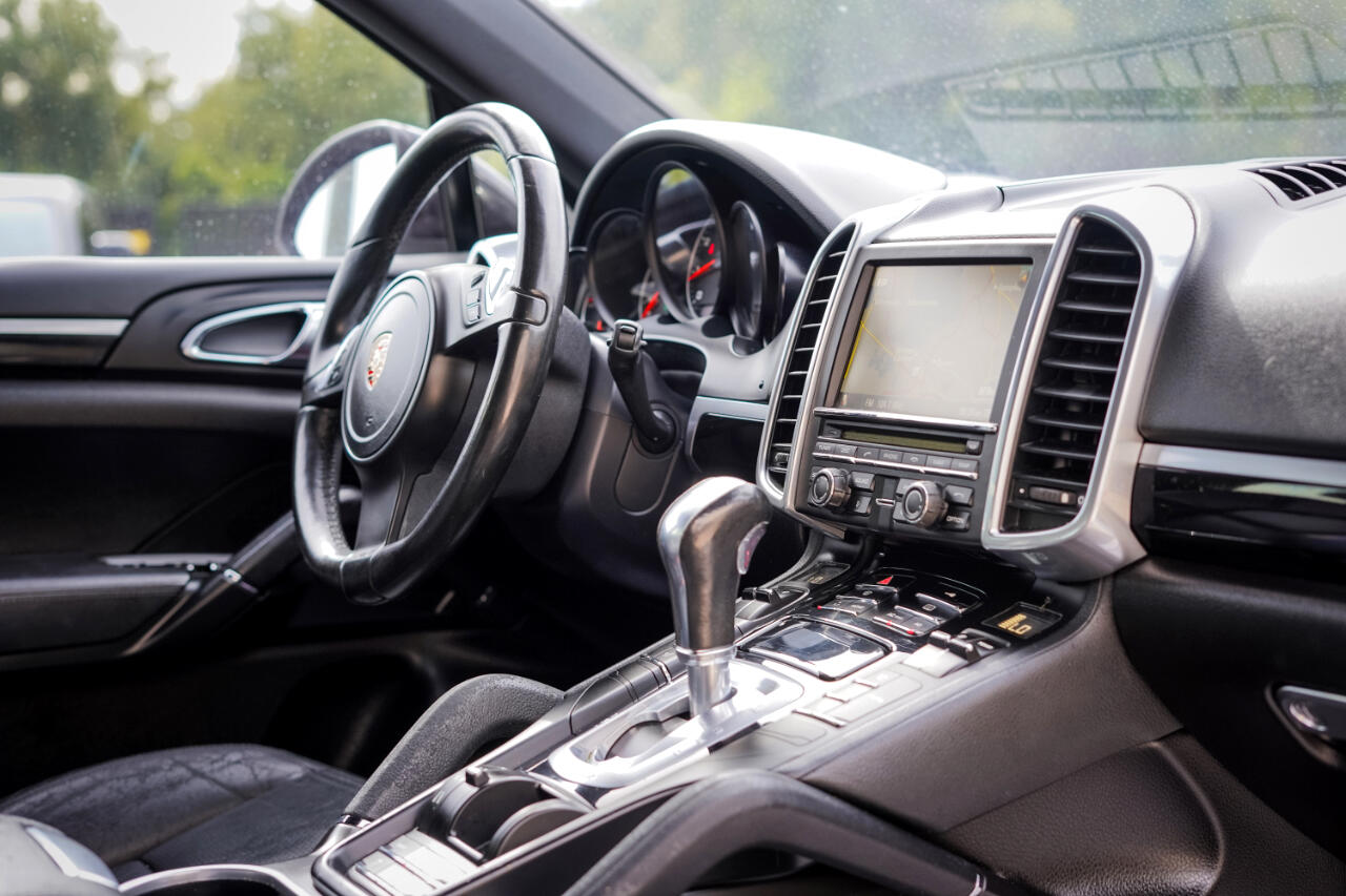 Porsche Cayenne Base 2011