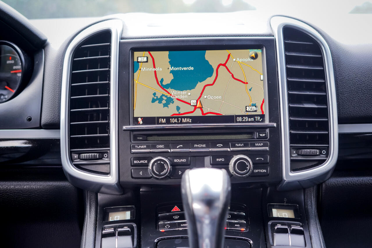 Porsche Cayenne Base 2011