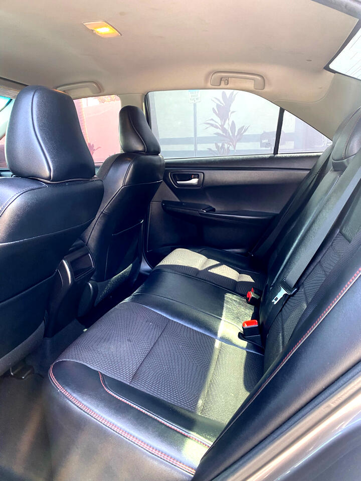 Toyota Camry SE 2017