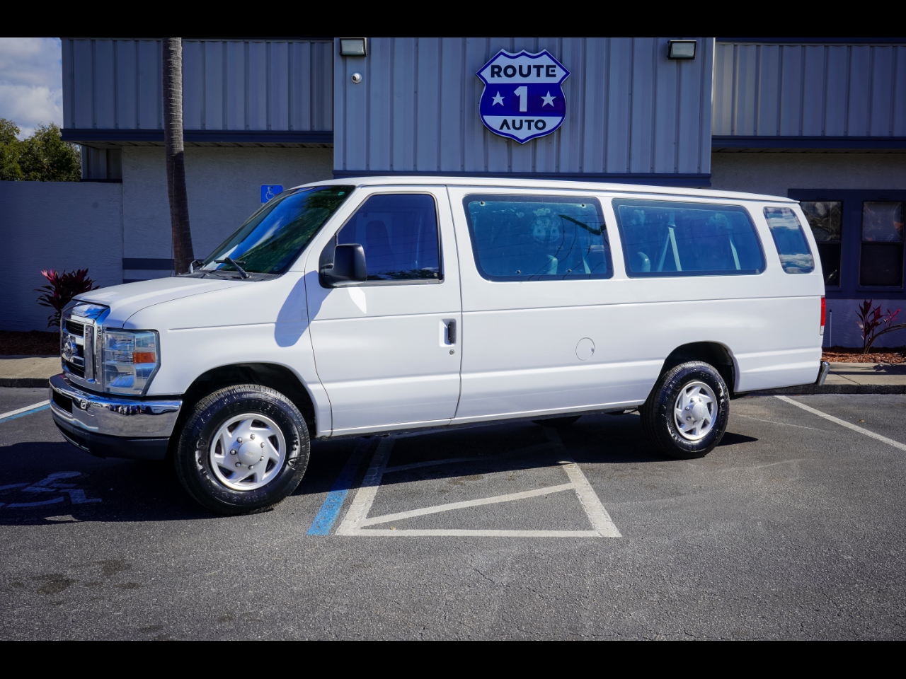 2014 Ford E-Series Econoline Wagon XLT