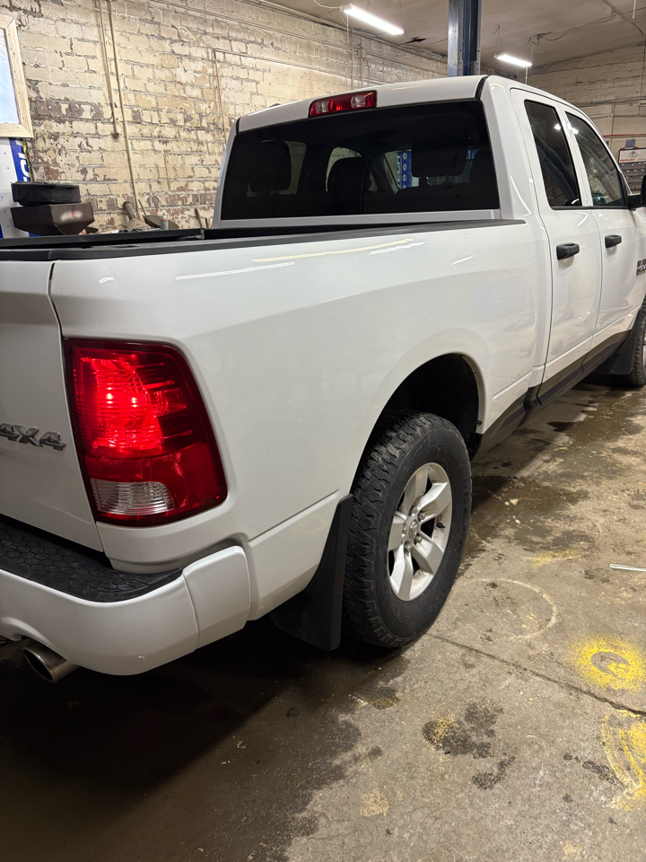 RAM 1500 Tradesman Quad Cab 4WD 2016