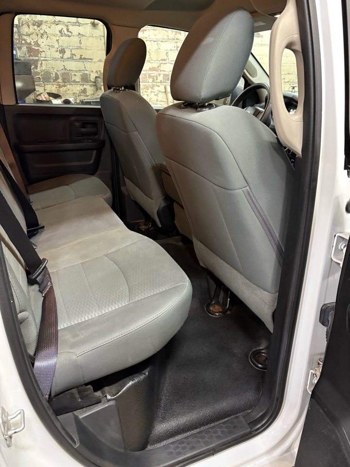 RAM 1500 Tradesman Quad Cab 4WD 2016