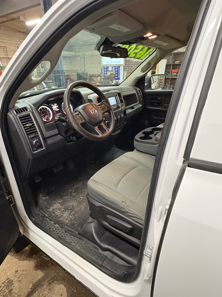 RAM 1500 Tradesman Quad Cab 4WD 2016