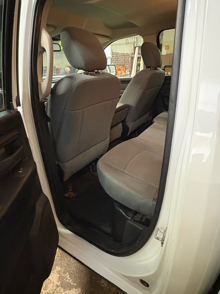 RAM 1500 Tradesman Quad Cab 4WD 2016