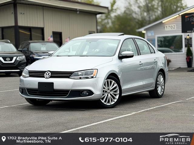 Silver 2014 Volkswagen Jetta SEL Sedan Front-Wheel Drive Automatic