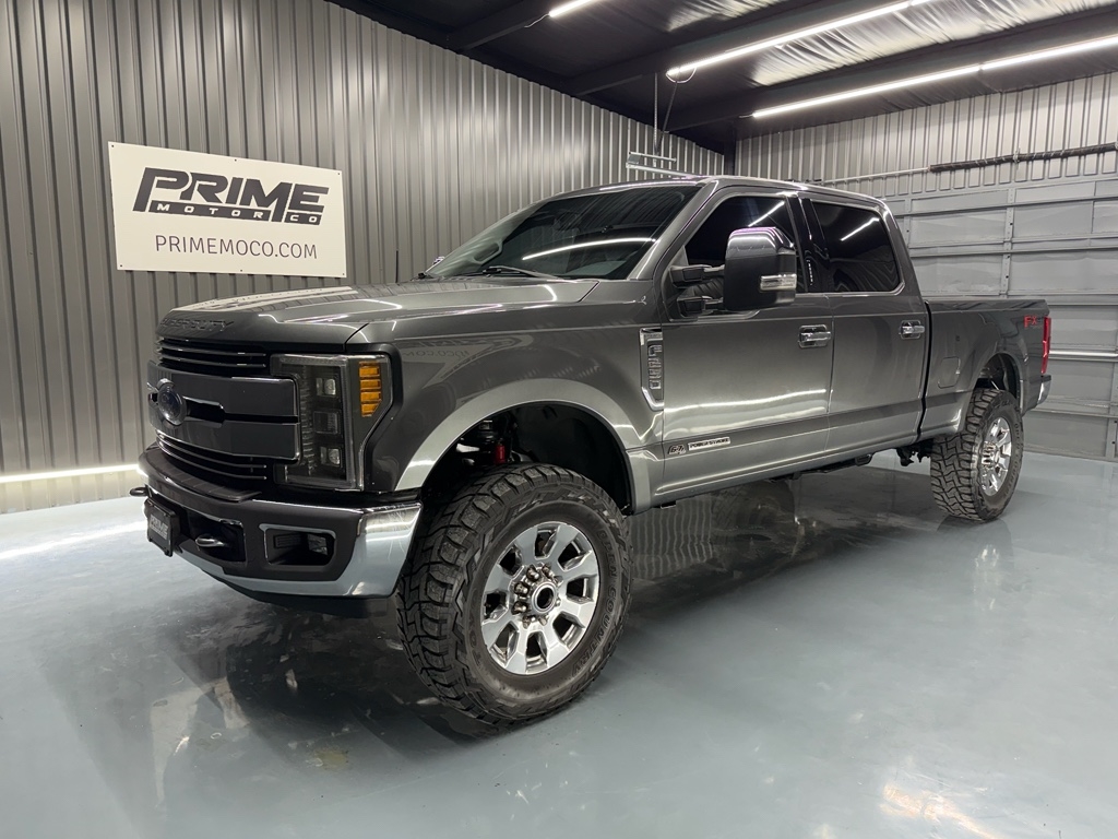 2017 Ford F-250 Super Duty Lariat's photo