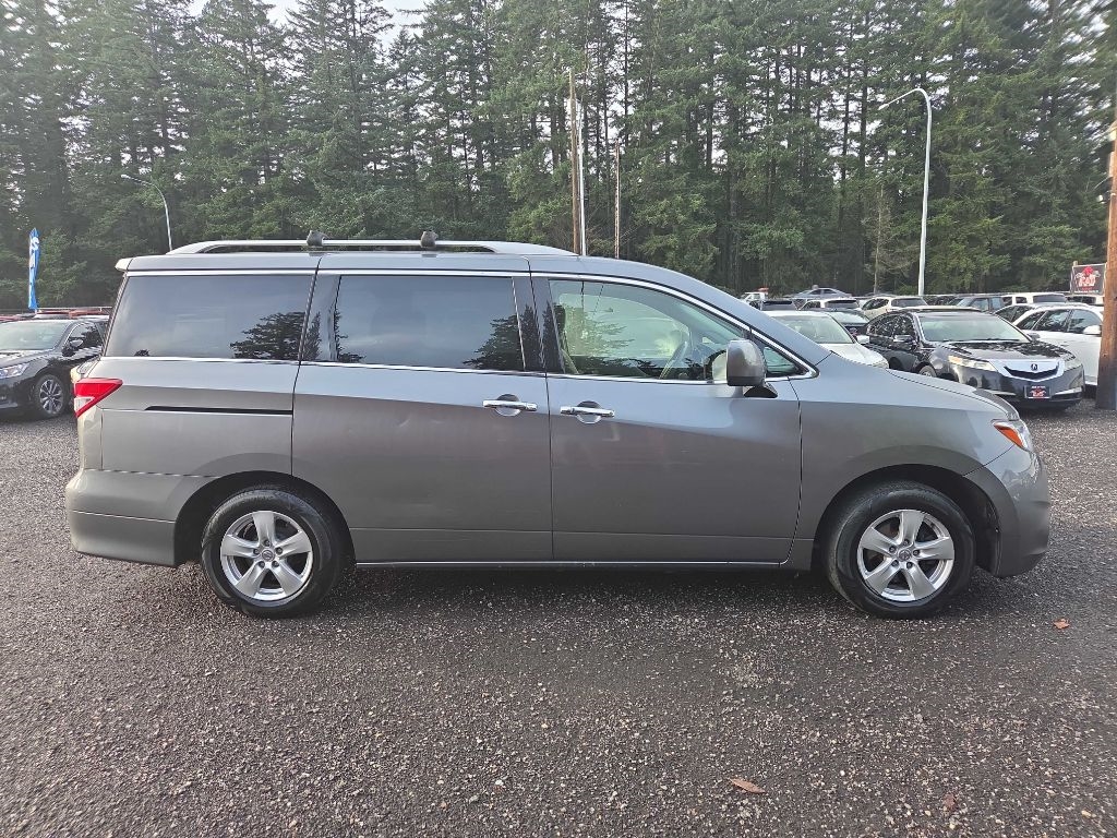 2017 Nissan Quest's photo