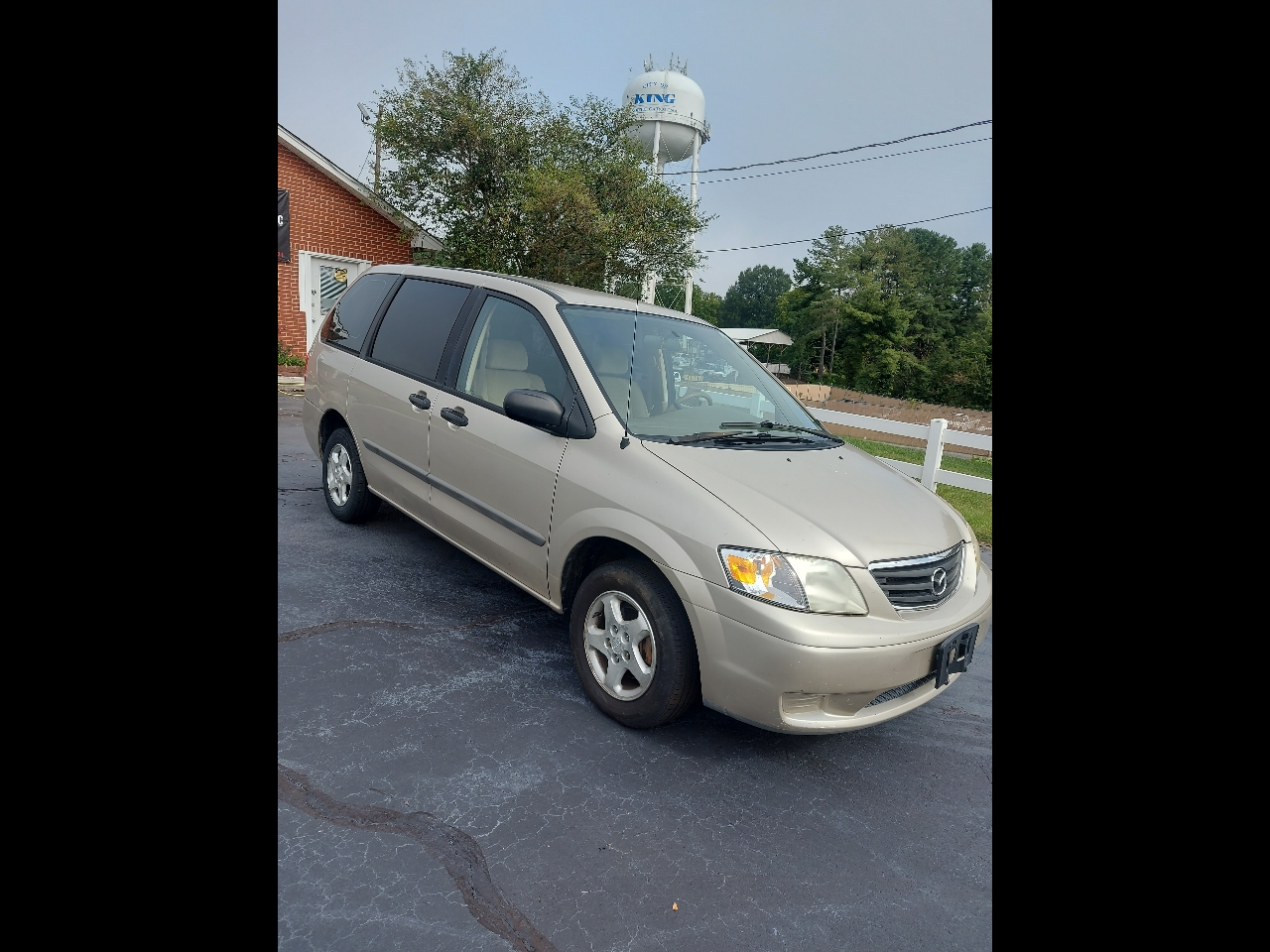 2001 Mazda MPV DX's photo