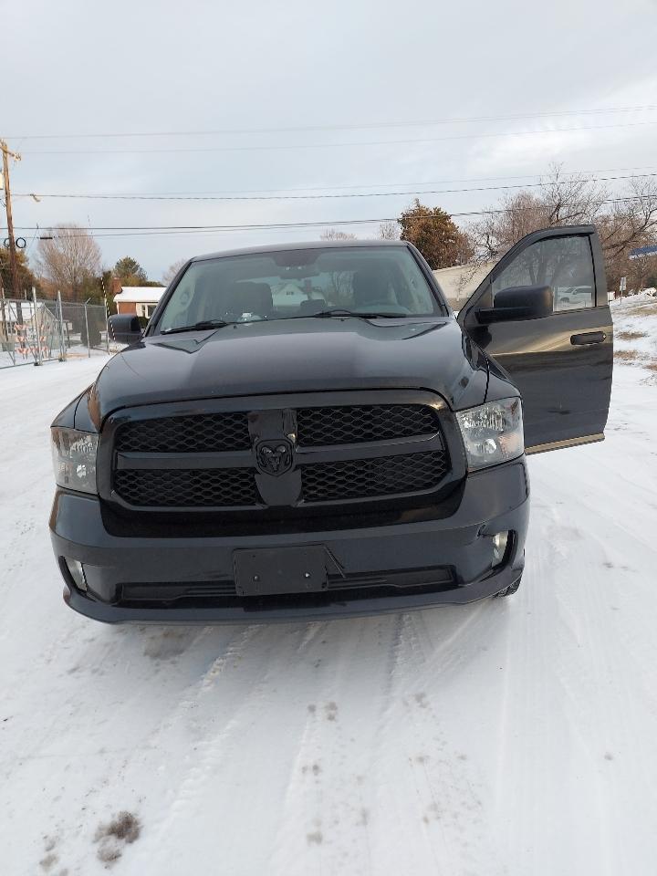 RAM 1500 Tradesman Quad Cab 4WD 2016