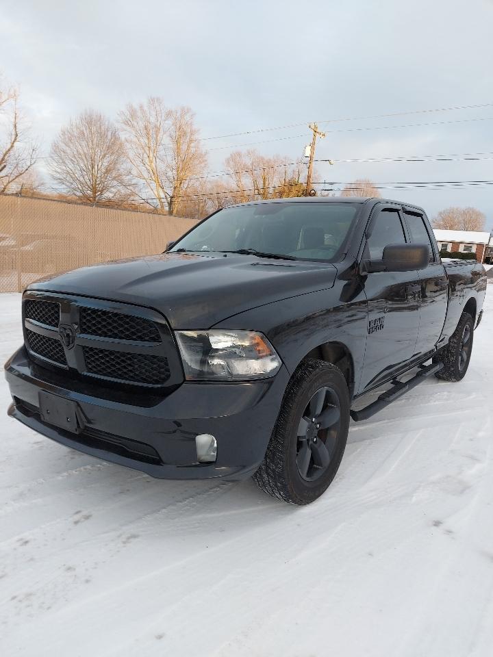 RAM 1500 Tradesman Quad Cab 4WD 2016