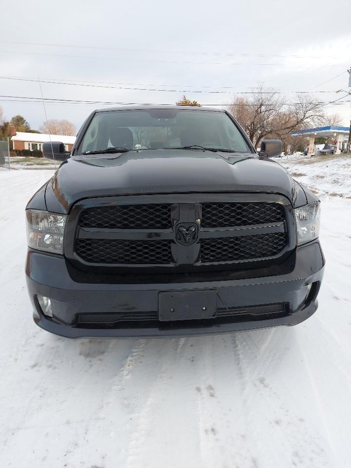 RAM 1500 Tradesman Quad Cab 4WD 2016