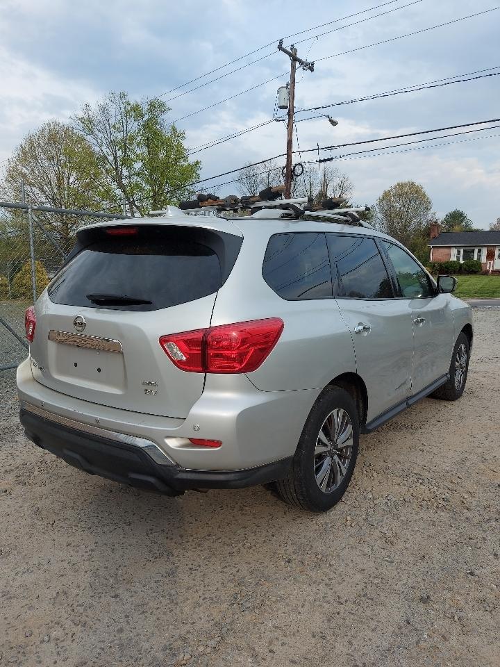 Nissan Pathfinder SV 4WD 2020