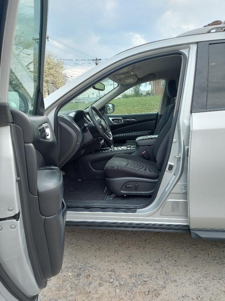 Nissan Pathfinder SV 4WD 2020