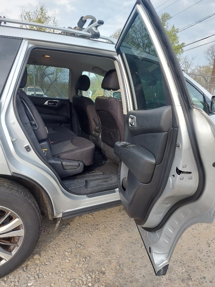 Nissan Pathfinder SV 4WD 2020