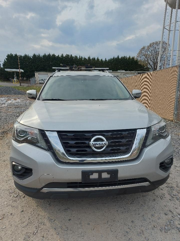 Nissan Pathfinder SV 4WD 2020