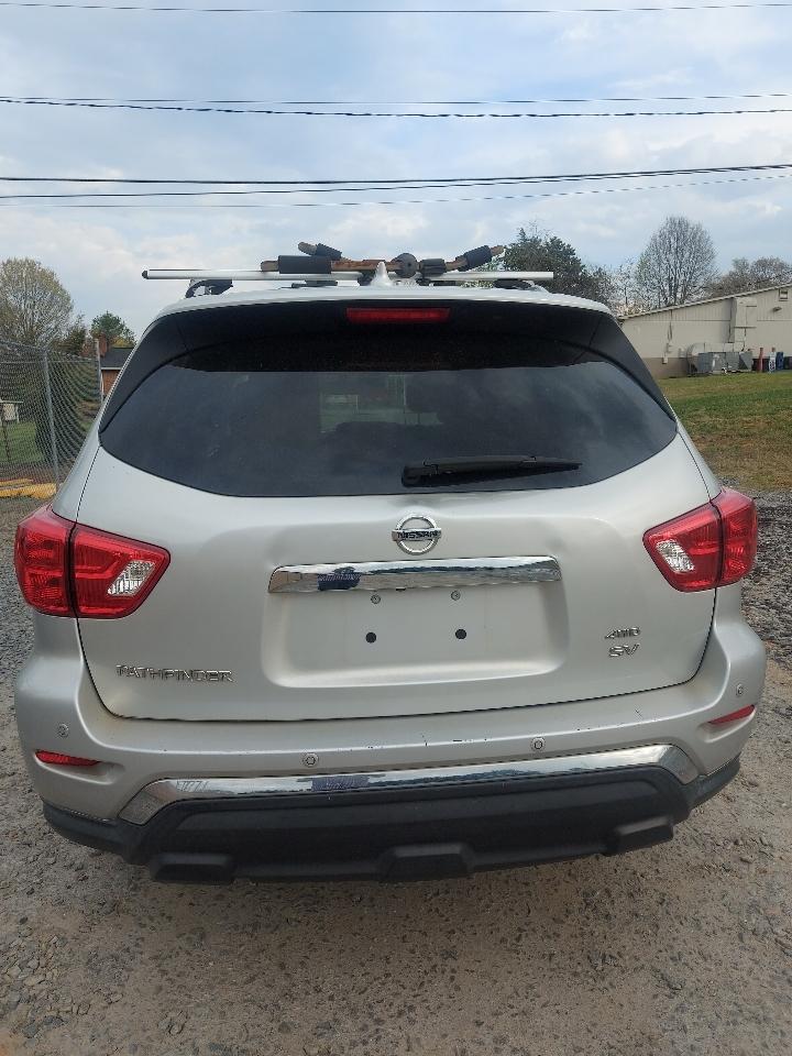 Nissan Pathfinder SV 4WD 2020