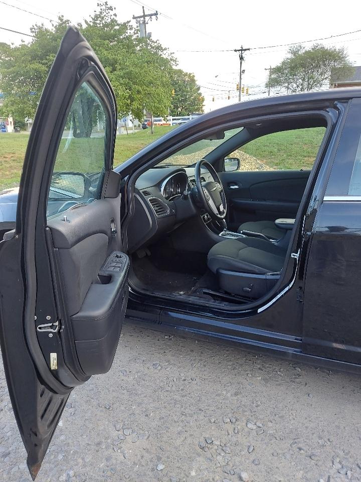 Chrysler 200 Touring 2011