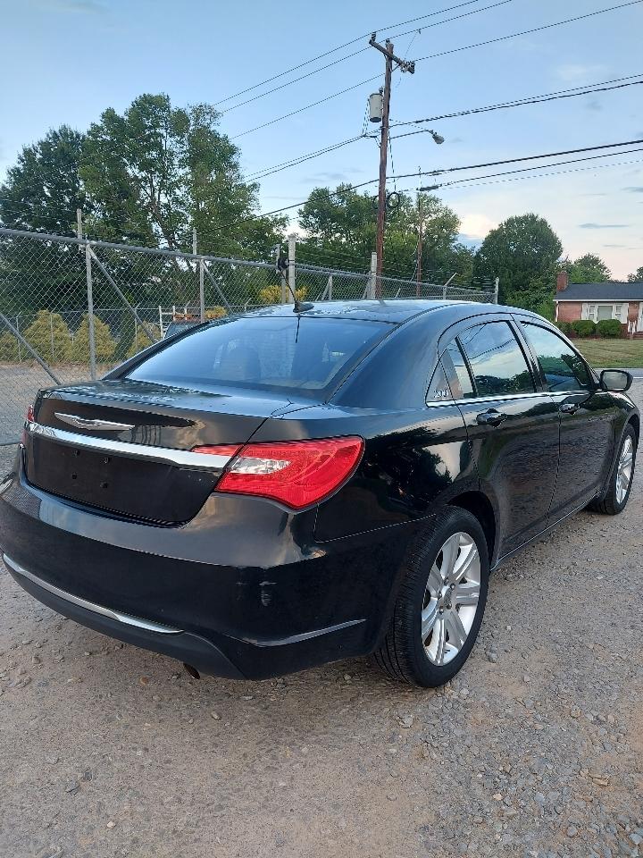 Chrysler 200 Touring 2011