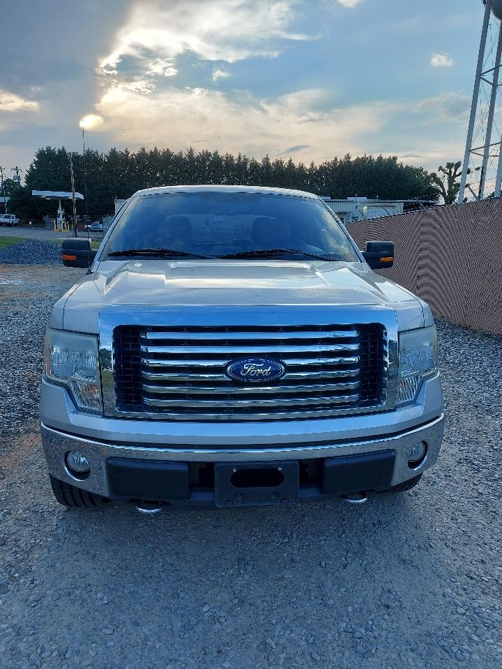 Ford F-150 XL SuperCrew 5.5-ft. Bed 4WD 2010