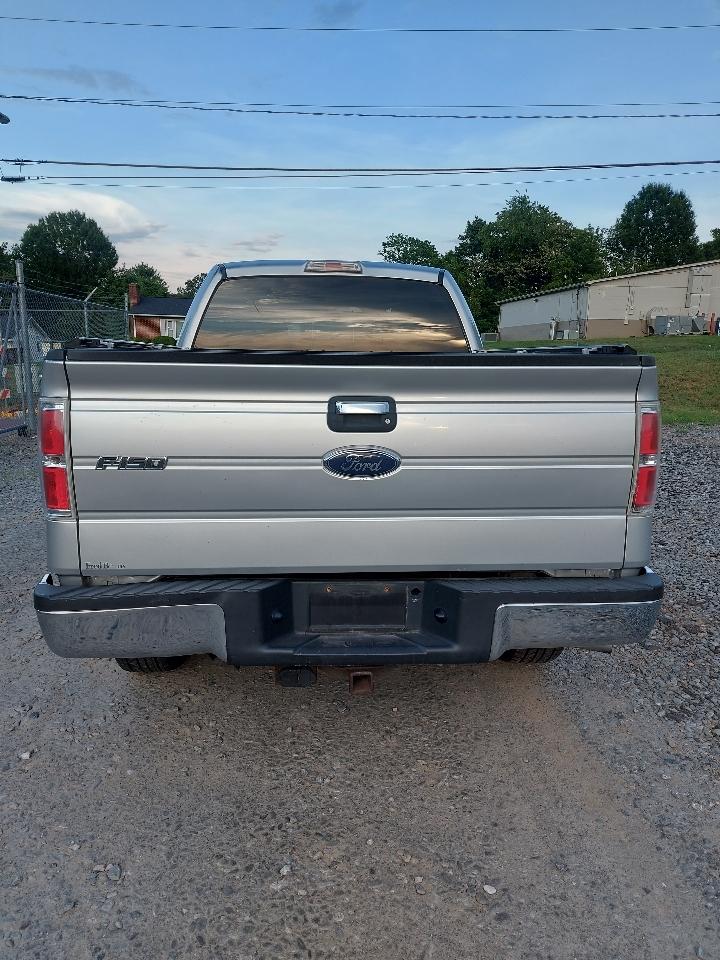 Ford F-150 XL SuperCrew 5.5-ft. Bed 4WD 2010