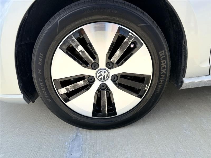 Volkswagen e-Golf SE 2016