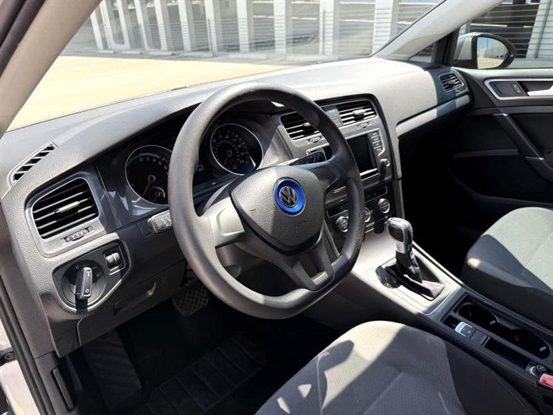 Volkswagen e-Golf SE 2016