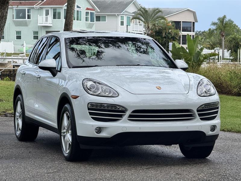 2014 Porsche Cayenne Base photo 3