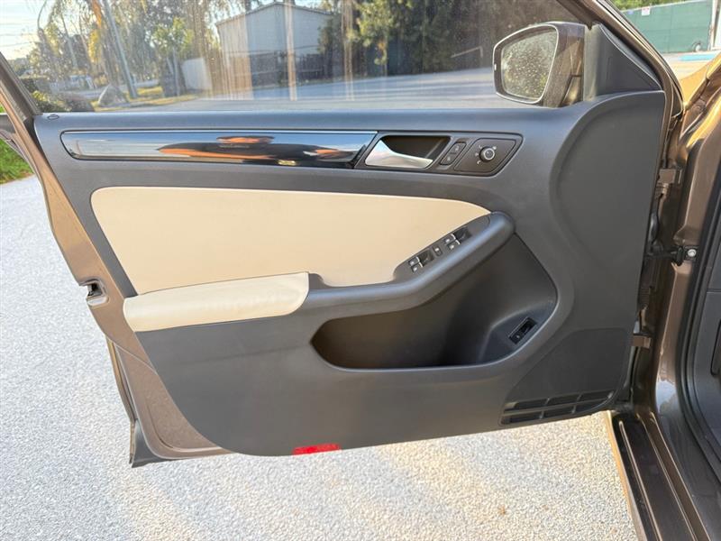 Volkswagen Jetta TDI S 6A 2015