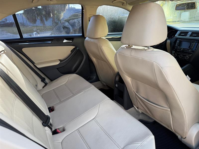 Volkswagen Jetta TDI S 6A 2015