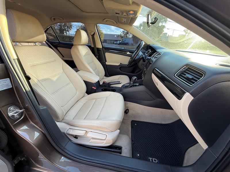 Volkswagen Jetta TDI S 6A 2015