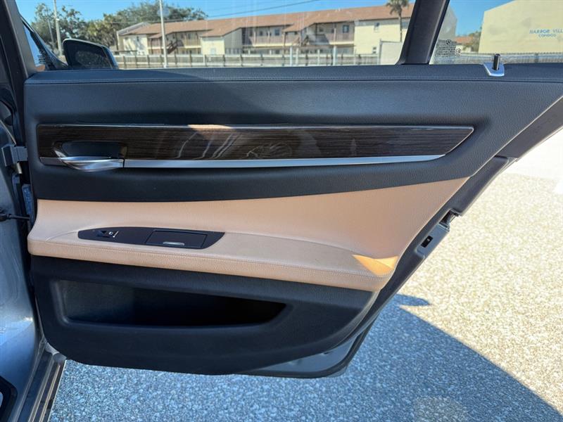 BMW 7-Series 740i 2012