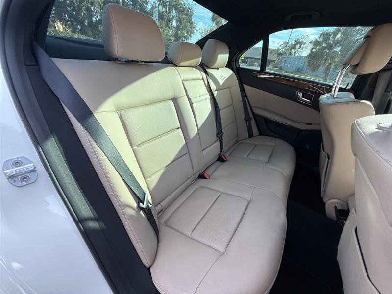 Mercedes-Benz E-Class E350 Sedan 2010