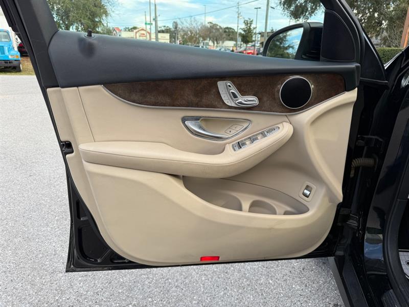 Mercedes-Benz GLC-Class GLC300 4MATIC 2016