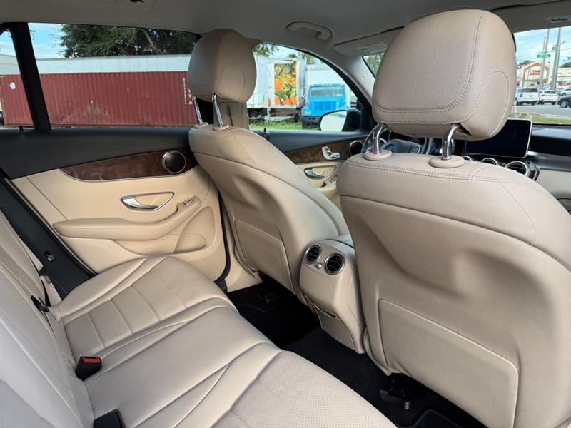 Mercedes-Benz GLC-Class GLC300 4MATIC 2016