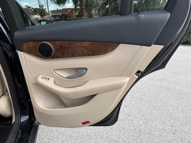 Mercedes-Benz GLC-Class GLC300 4MATIC 2016