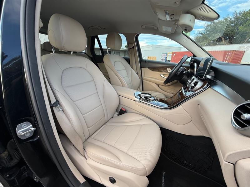 Mercedes-Benz GLC-Class GLC300 4MATIC 2016