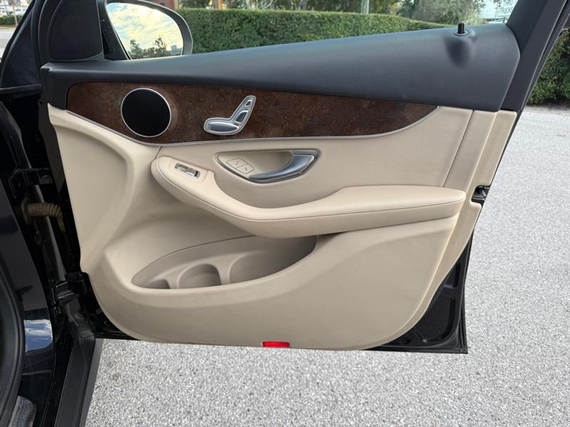 Mercedes-Benz GLC-Class GLC300 4MATIC 2016