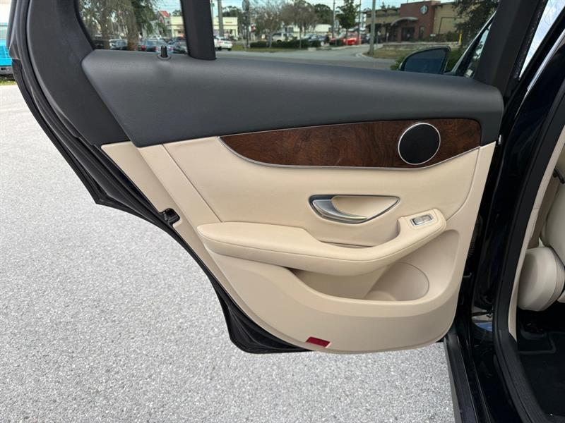 Mercedes-Benz GLC-Class GLC300 4MATIC 2016