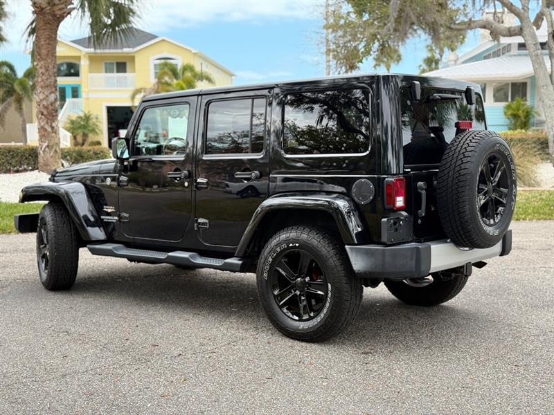 Jeep Wrangler Unlimited Sahara 4WD 2013
