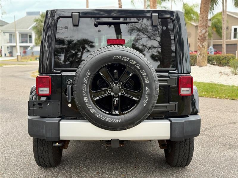 Jeep Wrangler Unlimited Sahara 4WD 2013