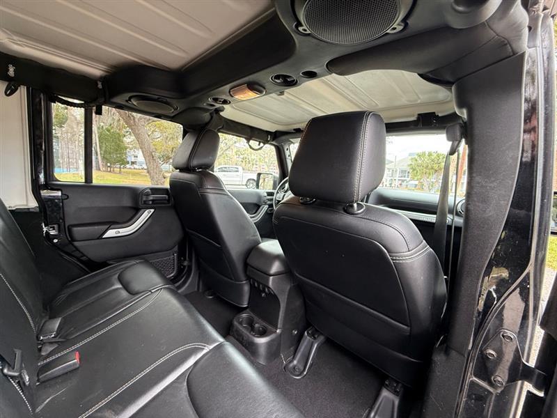 Jeep Wrangler Unlimited Sahara 4WD 2013