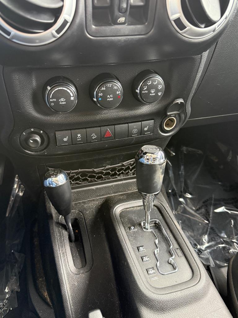 Jeep Wrangler Unlimited Sahara 4WD 2013