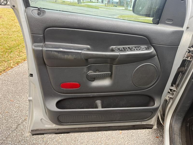 Dodge Ram 1500 ST Quad Cab Long Bed 2WD 2005