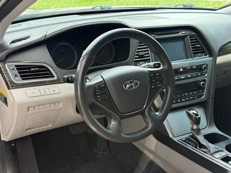 Hyundai Sonata Hybrid Limited w/Blue Pearl Interior 2017