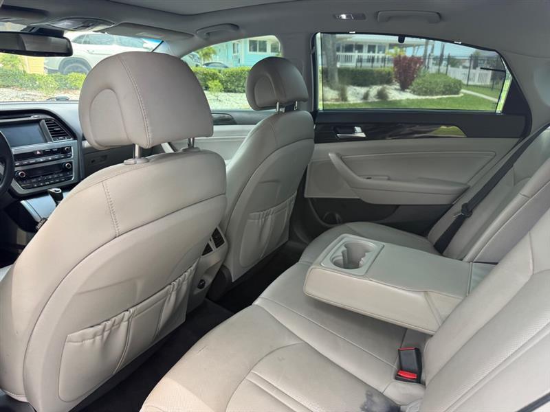 Hyundai Sonata Hybrid Limited w/Blue Pearl Interior 2017
